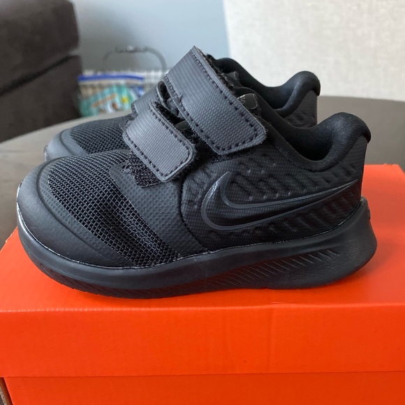 New Nike Sneakers - Picture 3 of 5